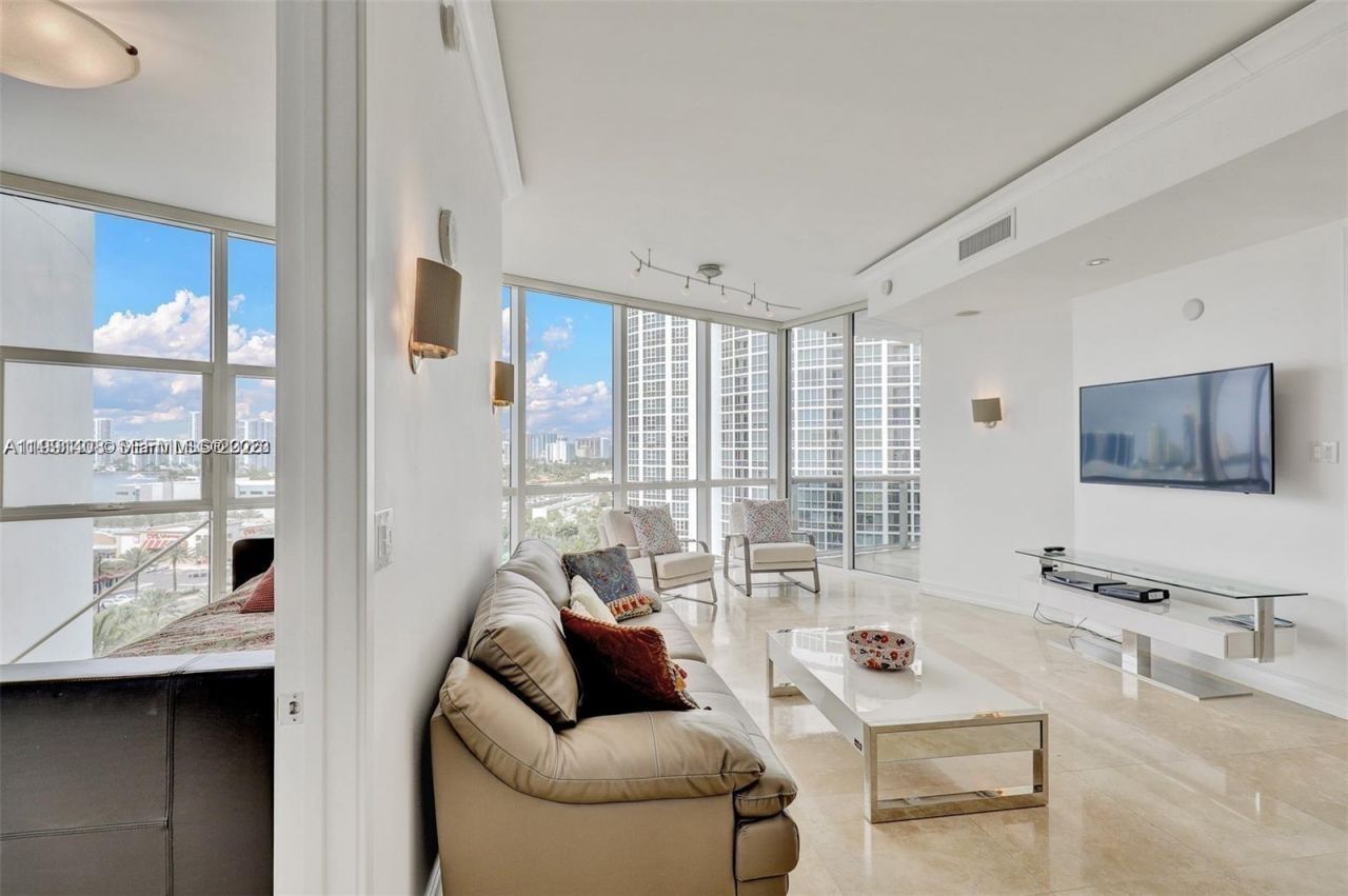 18101 Collins Ave , Unit 1003, Sunny Isles Beach, FL 33160 Photo