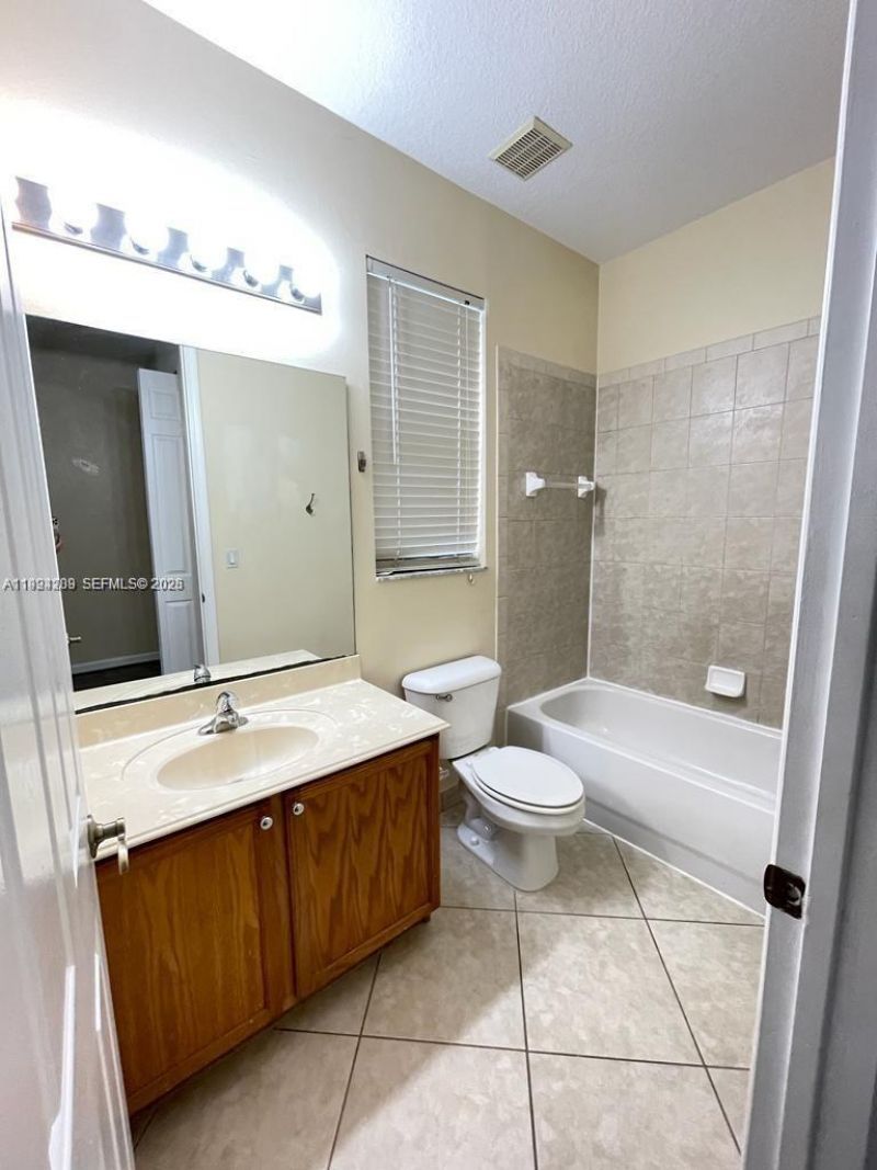 19183 N Hibiscus St , Unit 19183, Weston, FL 33332 Photo