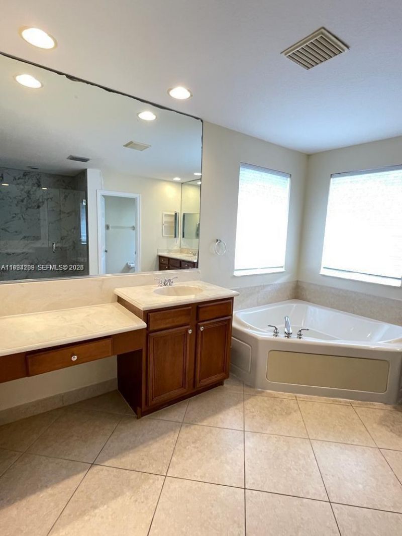 19183 N Hibiscus St , Unit 19183, Weston, FL 33332 Photo