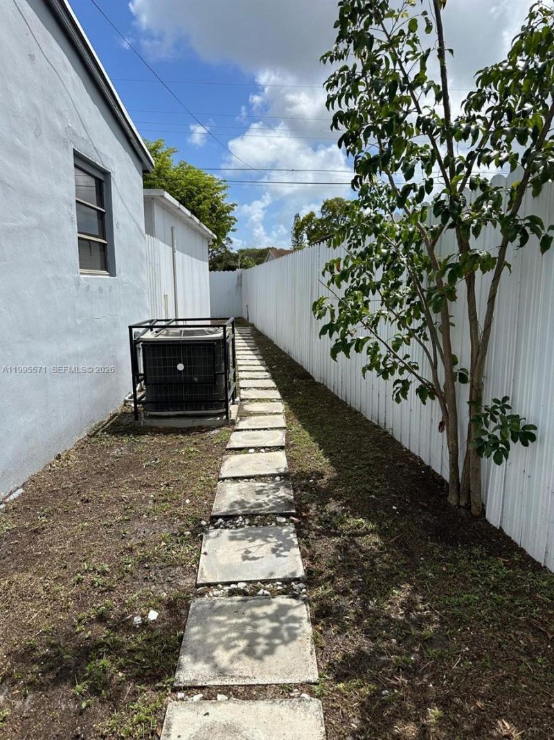 841 N 69th Ave , Unit 2, Hollywood, FL 33024 Photo