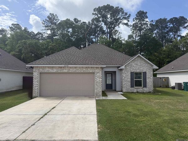 42056 Dothan Place, Ponchatoula, LA 70454
