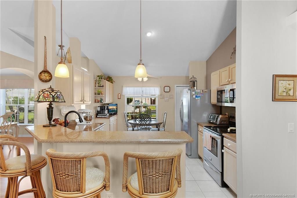 526 NE Vanda Terrado, Jensen Beach, FL 34957 Photo