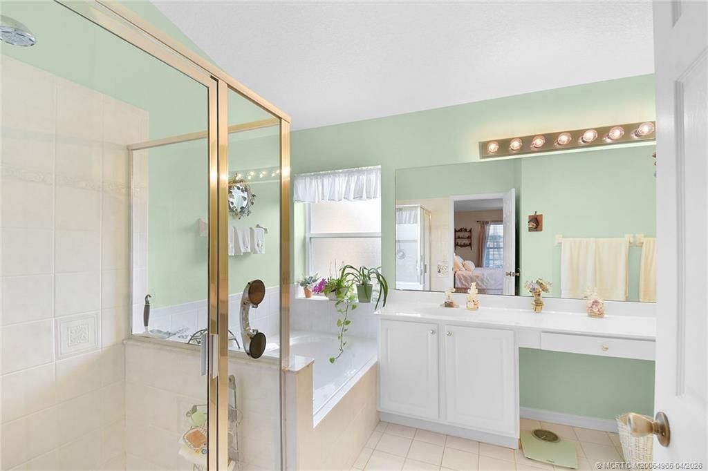 526 NE Vanda Terrado, Jensen Beach, FL 34957 Photo