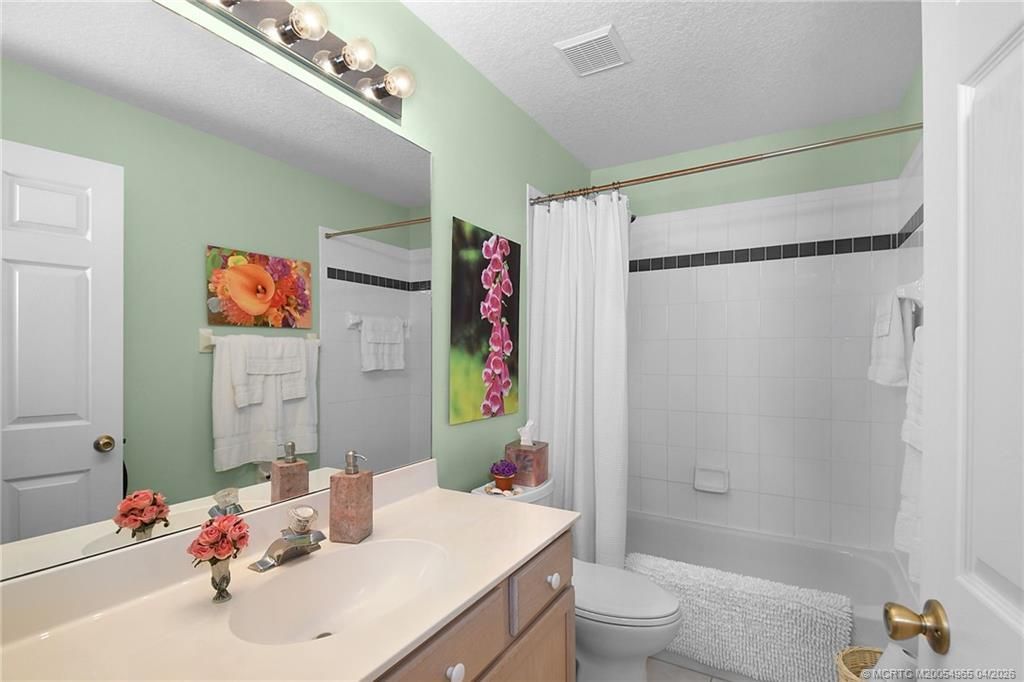 526 NE Vanda Terrado, Jensen Beach, FL 34957 Photo