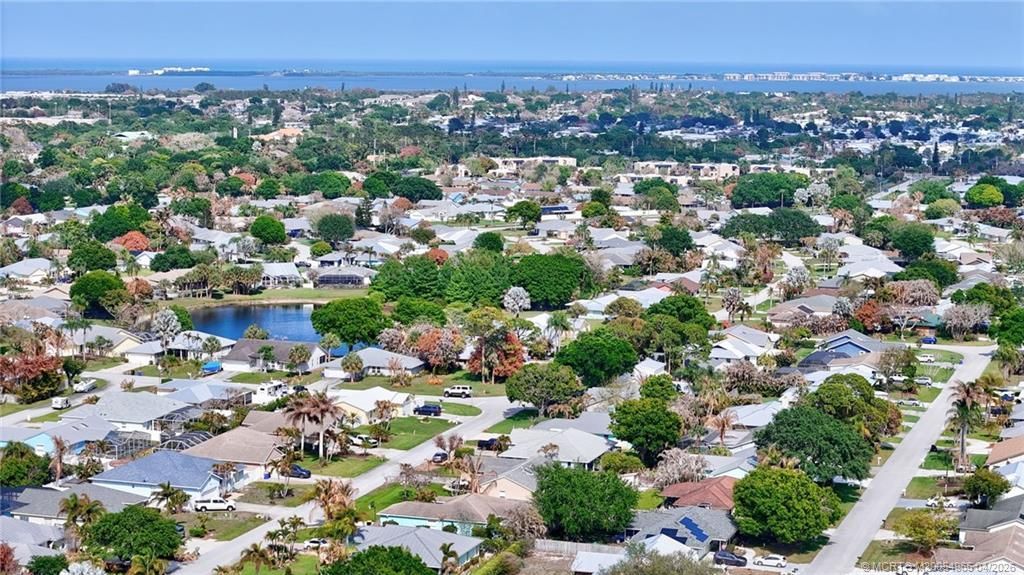 526 NE Vanda Terrado, Jensen Beach, FL 34957 Photo