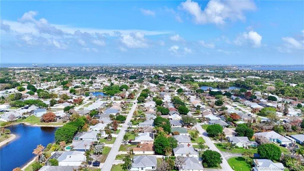 526 NE Vanda Terrado, Jensen Beach, FL 34957 Photo