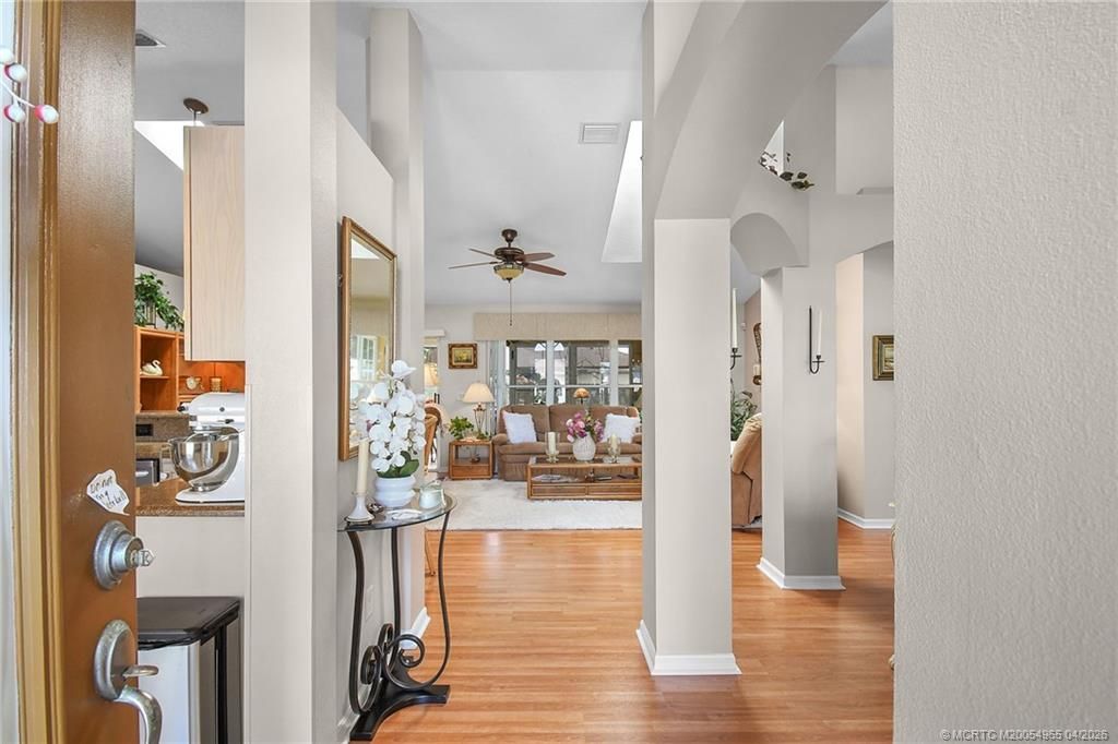 526 NE Vanda Terrado, Jensen Beach, FL 34957 Photo