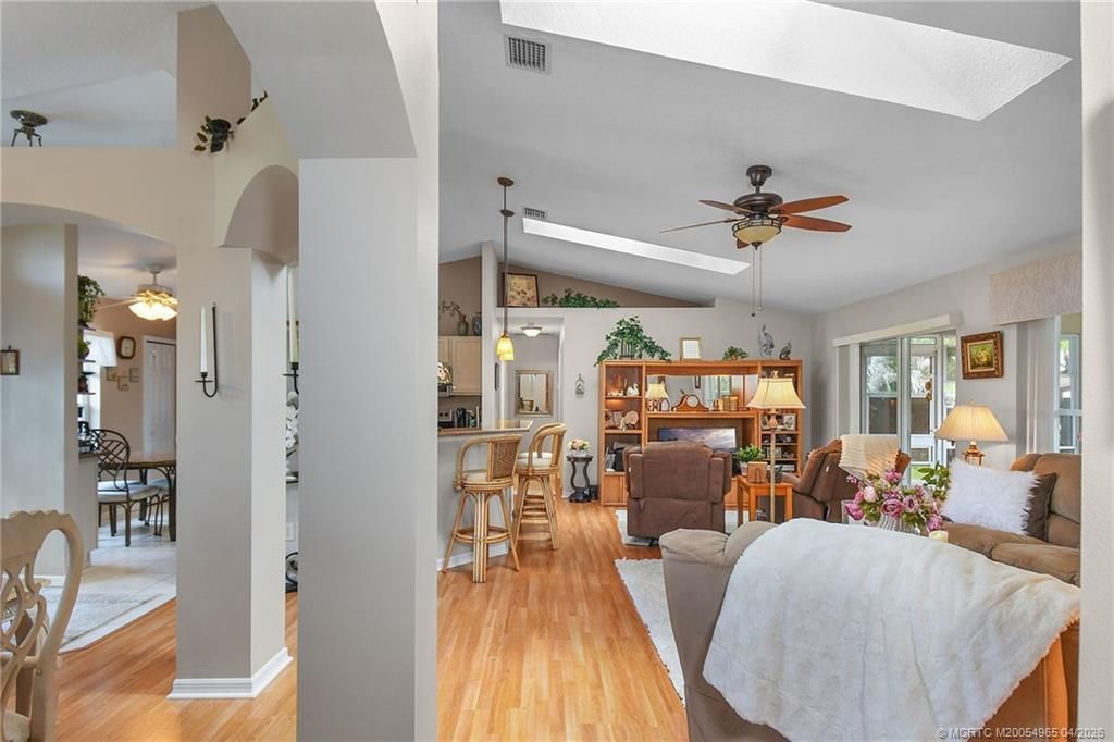 526 NE Vanda Terrado, Jensen Beach, FL 34957 Photo