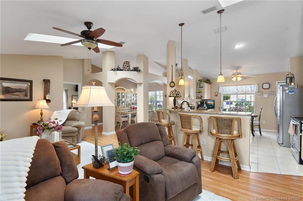 526 NE Vanda Terrado, Jensen Beach, FL 34957 Photo