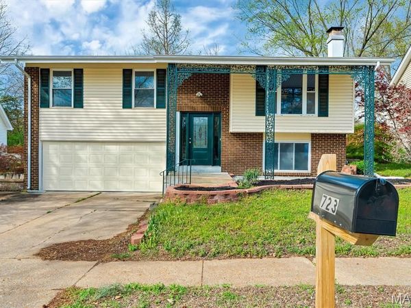 723 Westglen Village Drive, Ballwin, MO 63021
