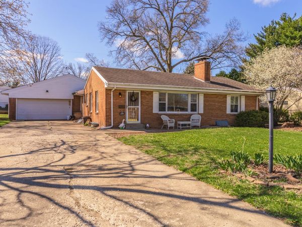 1903 Croxton Avenue , Bloomington, IL 61701