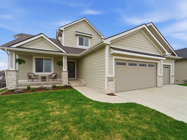 2105 Timberview Drive, Norwalk, IA 50211
