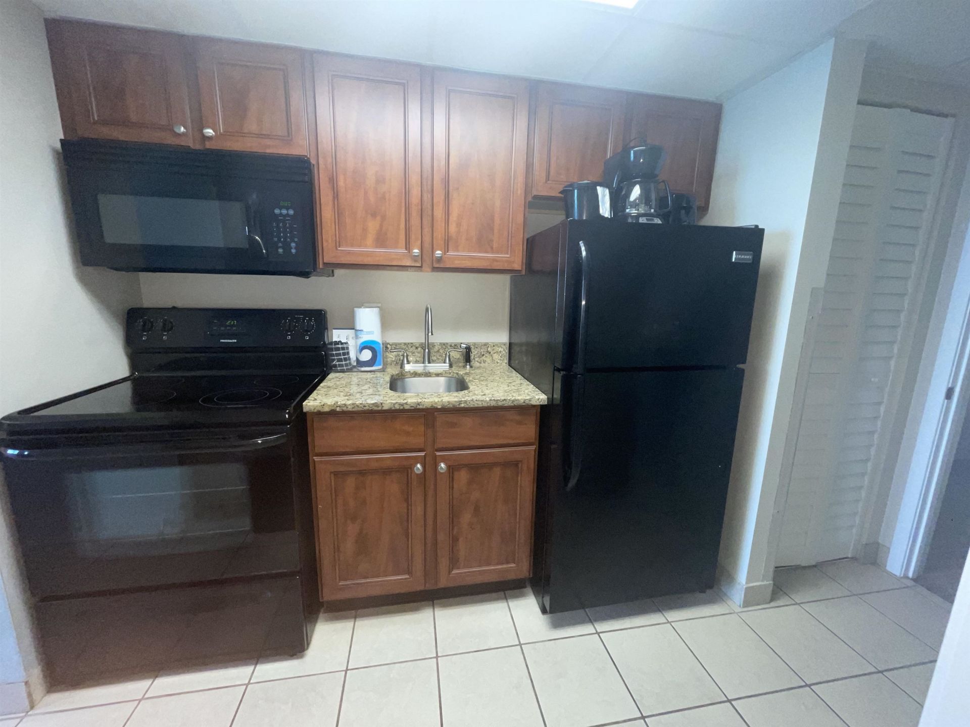 2000 N Ocean Blvd. Photo 4