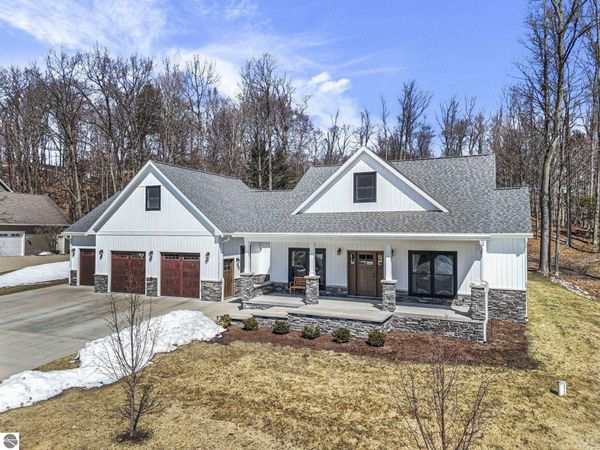 9339 Summerfield Drive E, Traverse City, MI 49684