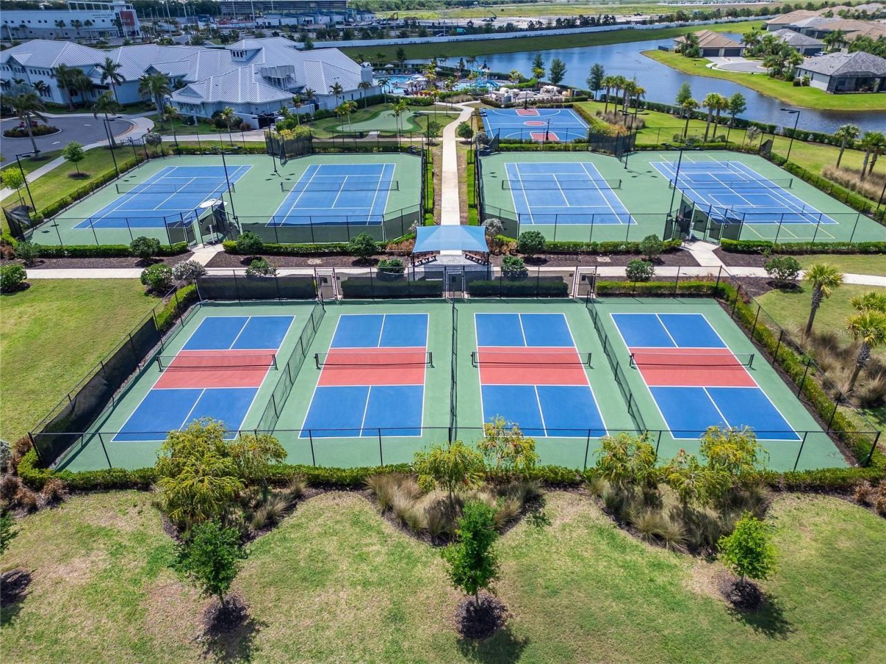 15713 Sunny Day Drive, Bradenton, FL 34211 Photo