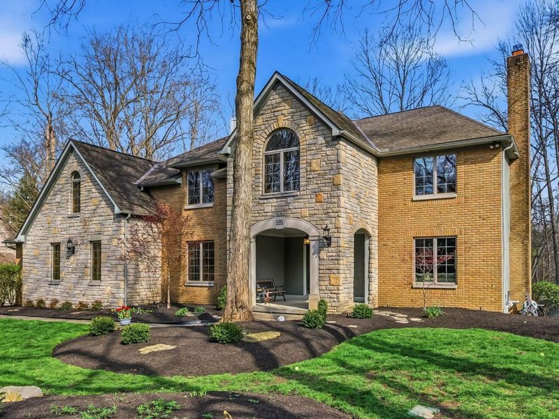 595 Woods Hollow Lane, Powell, OH 43065 Photo 1