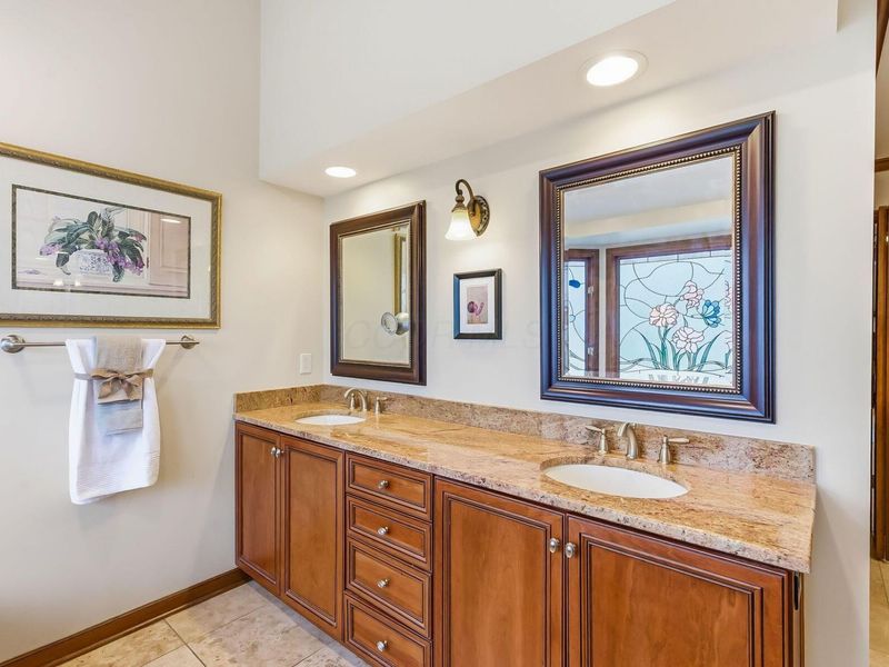 595 Woods Hollow Lane, Powell, OH 43065 Photo 30