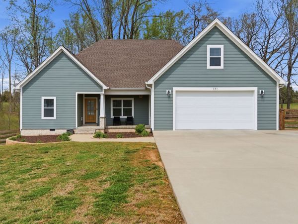 171 Tad Cir , Leoma, TN 38468