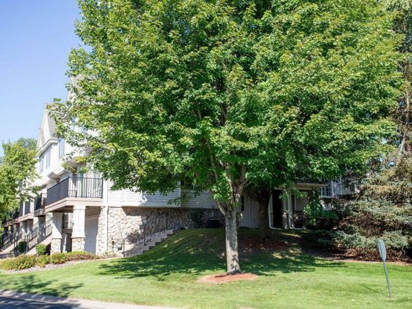 2310 Eagle Trace Lane , Woodbury, MN 55129