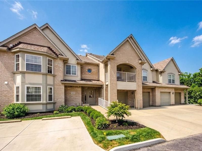 833 Neeb, Unit 4, Cincinnati, OH 45233 Photo 2