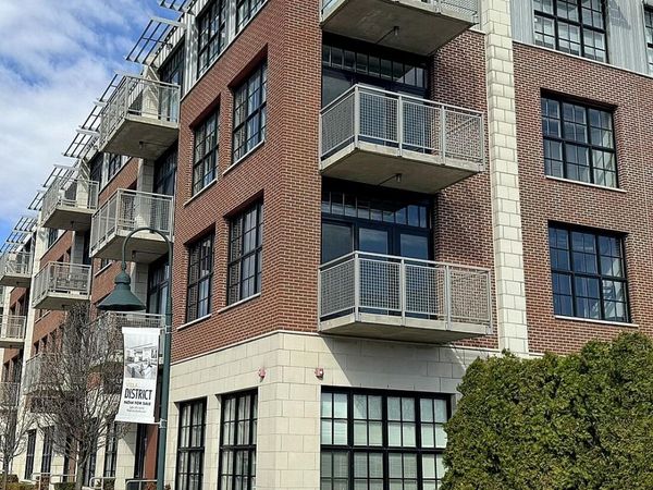 2051 Villa Road, Unit 302, Birmingham, MI 48009