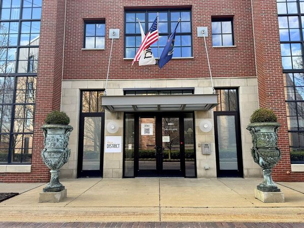 2051 Villa Road, Unit 302, Birmingham, MI 48009