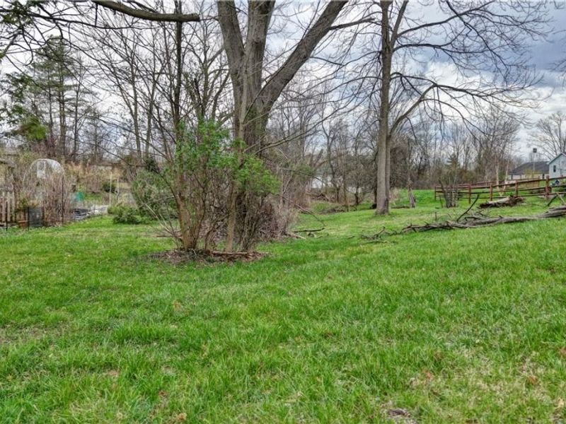 Pardee Road , Stow, OH 44224 Photo 8