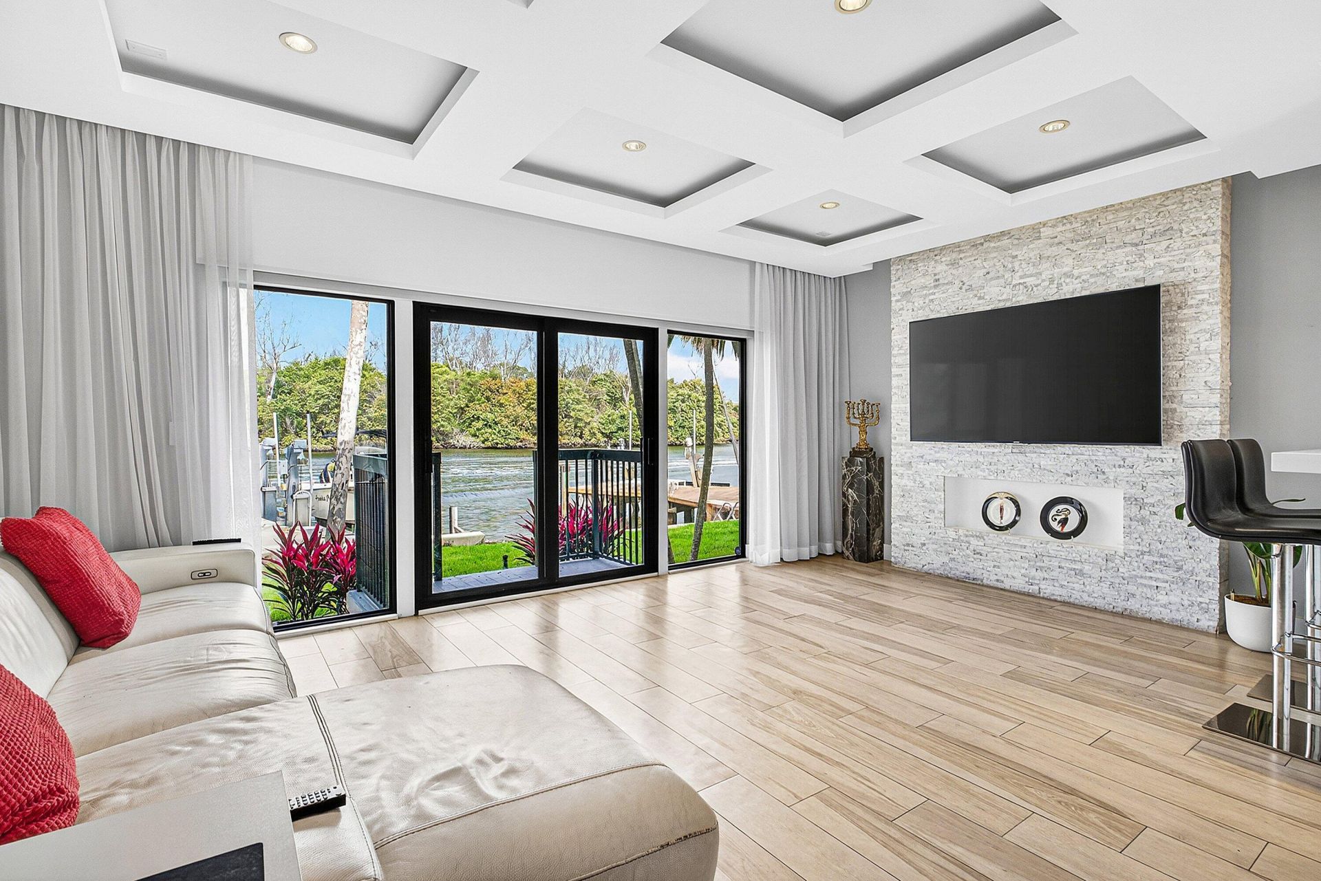 605 NE 19th Avenue, Deerfield Beach, FL 33441 Photo