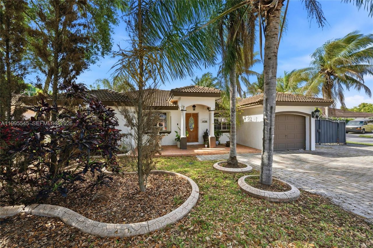 14386 SW 164th Ter, Miami, FL 33177 Photo