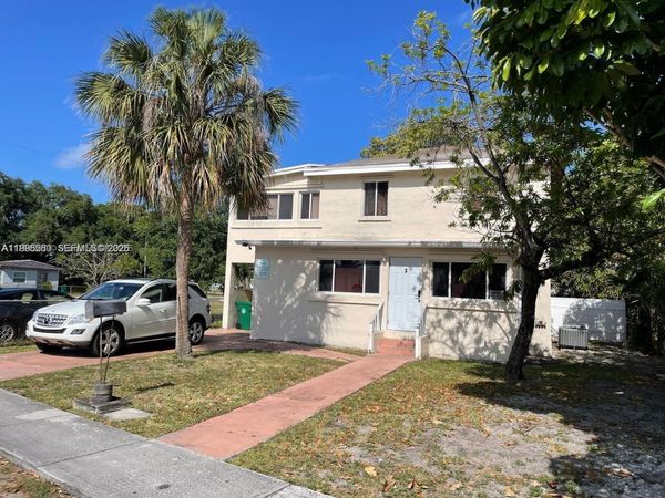3 SW 7th Ave, Dania Beach, FL 33004