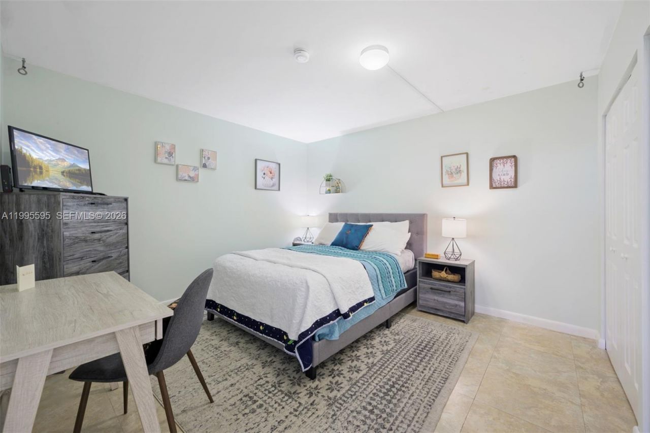 20515 E Country Club Dr, Unit 348, Aventura, FL 33180 Photo