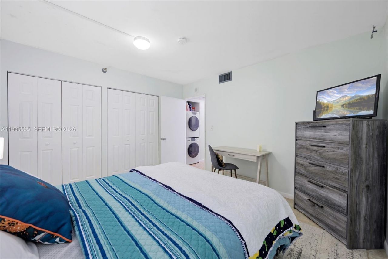 20515 E Country Club Dr, Unit 348, Aventura, FL 33180 Photo