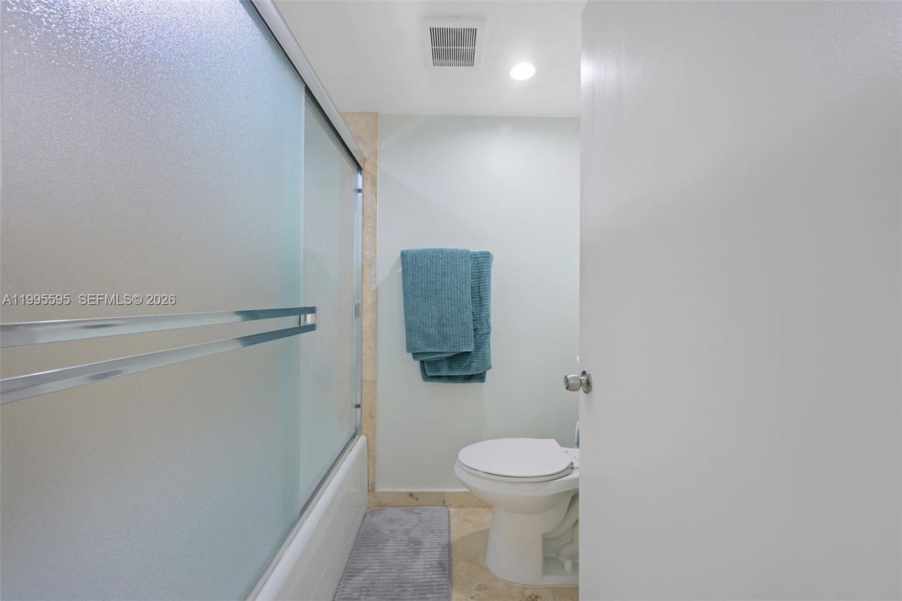 20515 E Country Club Dr, Unit 348, Aventura, FL 33180 Photo