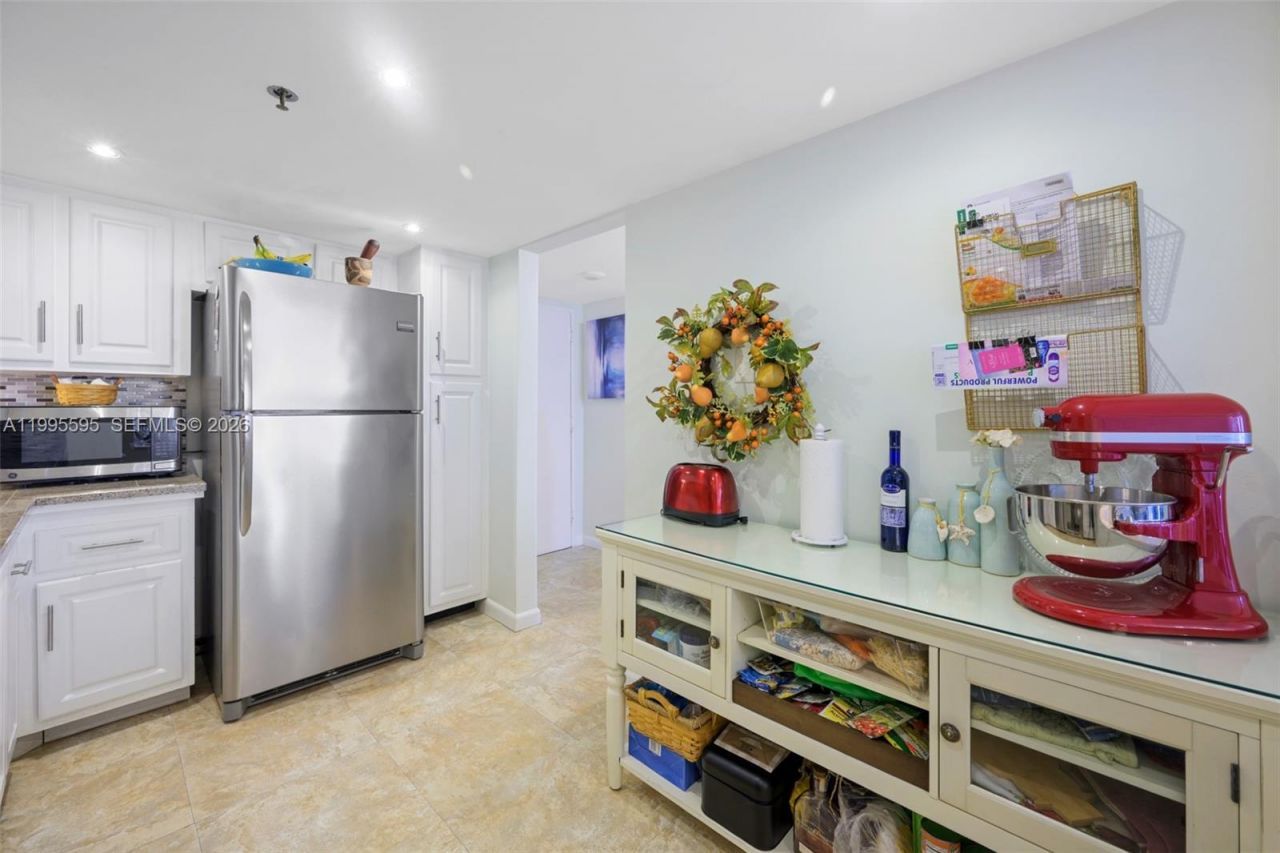 20515 E Country Club Dr, Unit 348, Aventura, FL 33180 Photo