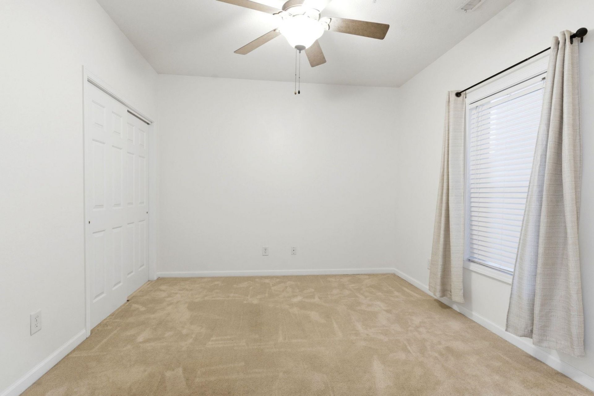 4104 Pinehurst Circle Photo 10