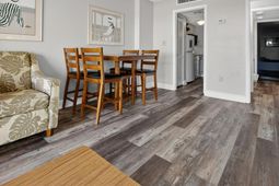 210 75th Ave N  photo 4