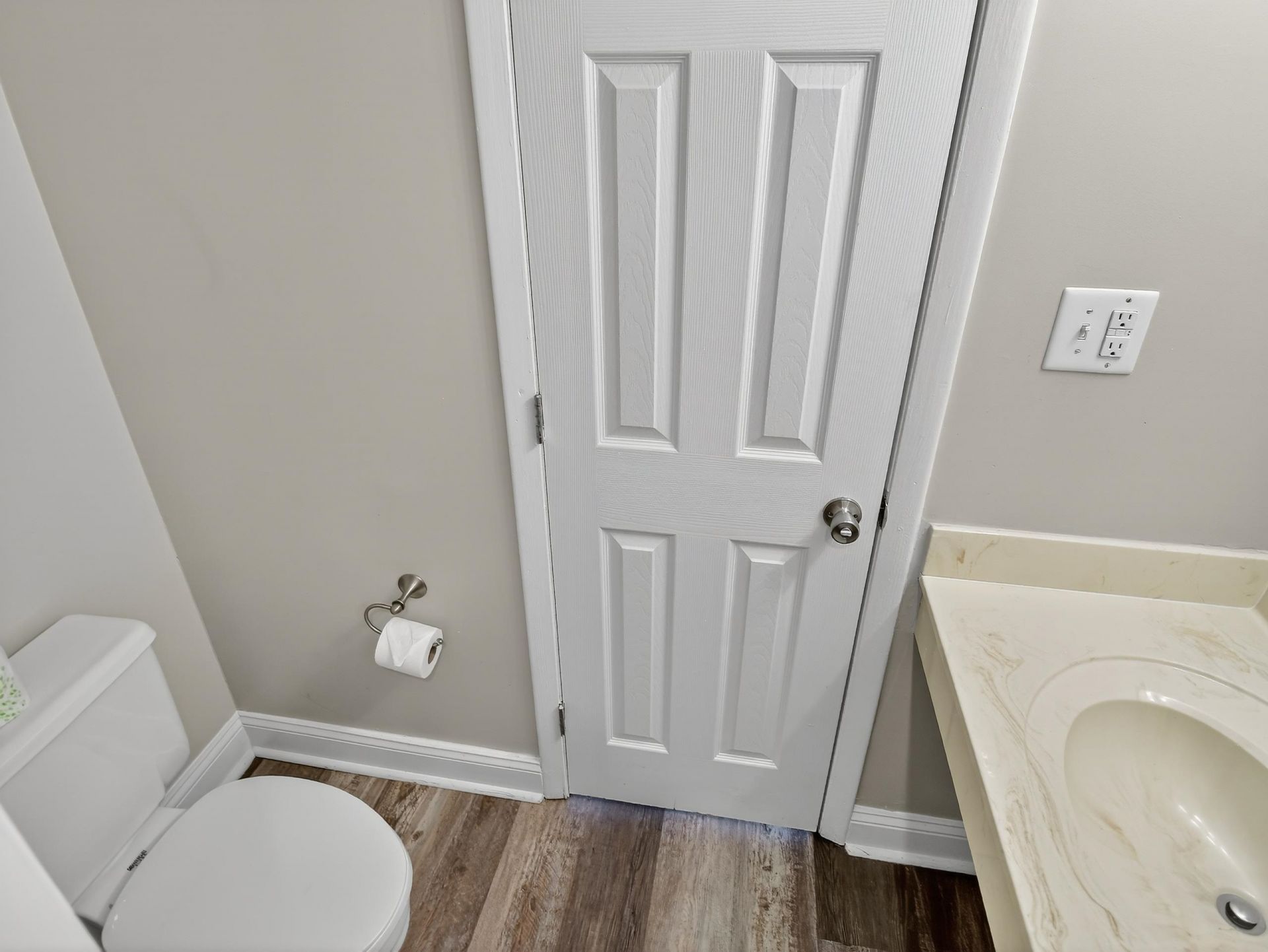 210 75th Ave N  Photo 7