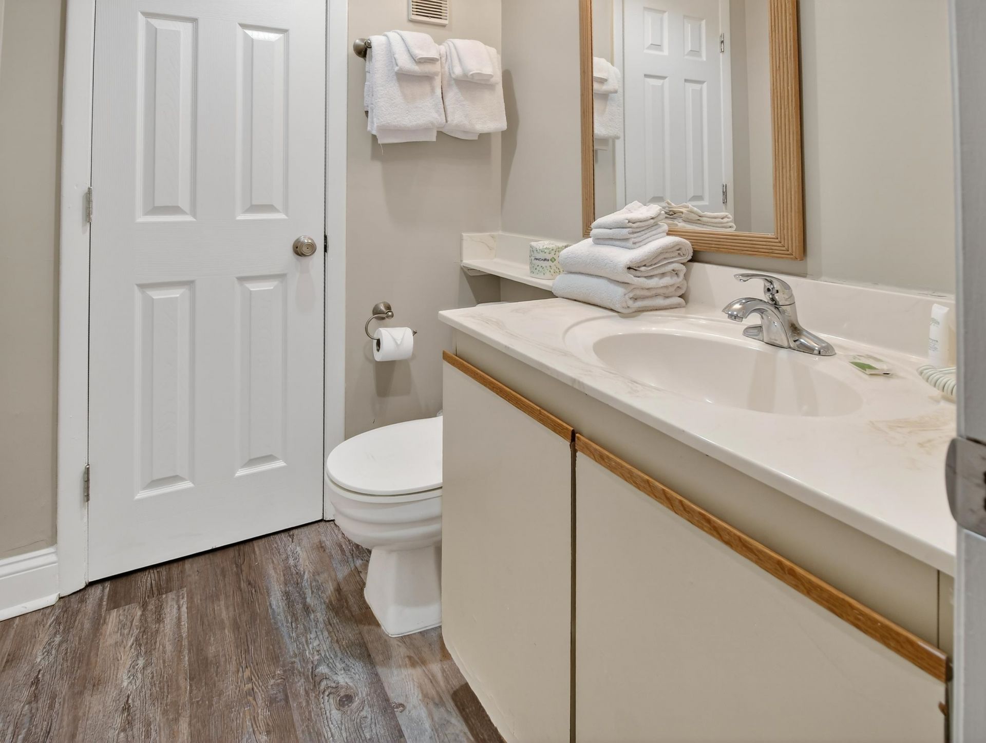 210 75th Ave N  Photo 9