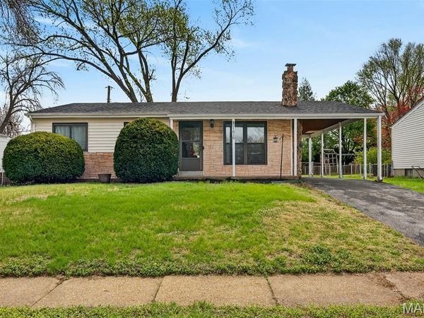 11828 Foxwood Drive, Maryland Heights, MO 63043