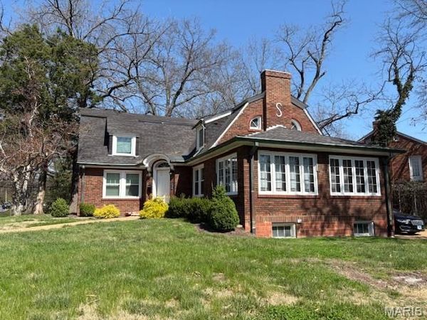 8364 Big Bend Boulevard , Webster Groves, MO 63119