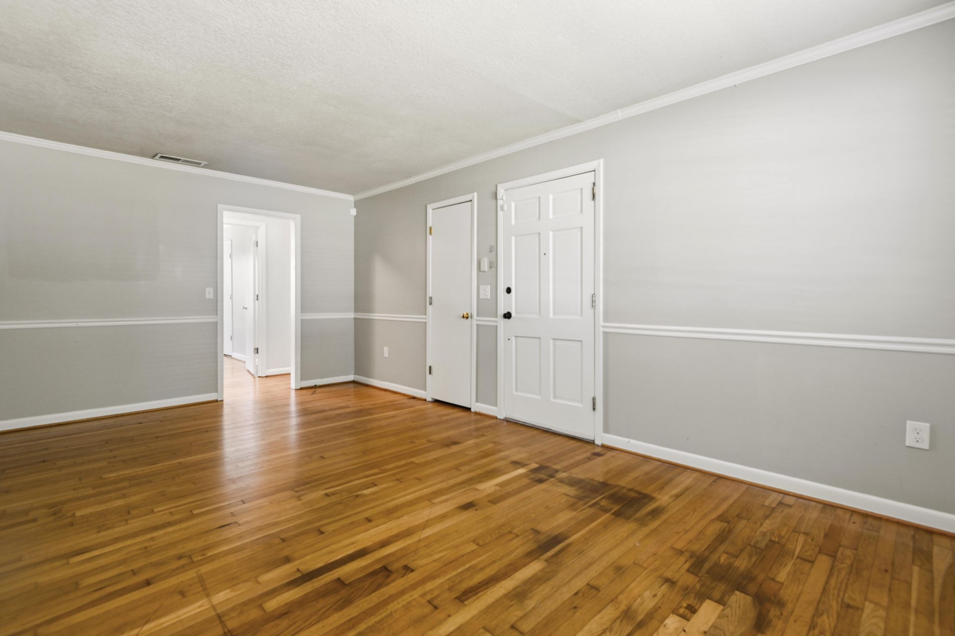 1641 Falmouth Street Photo 14