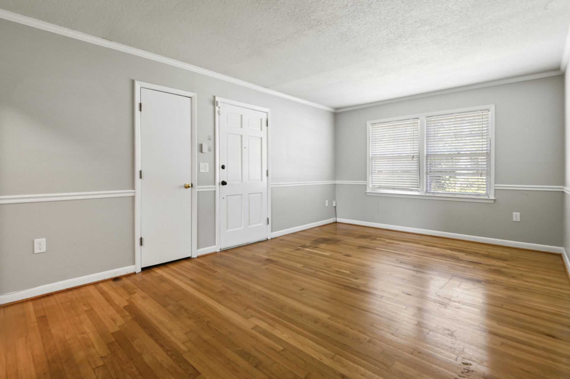 1641 Falmouth Street Photo 5