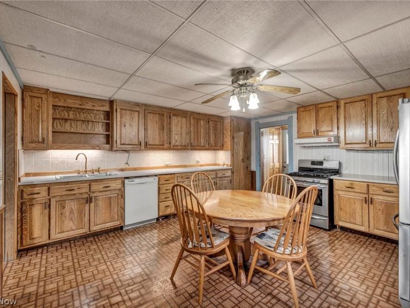 907 Duncan Street SW, Massillon, OH 44647 Photo 18