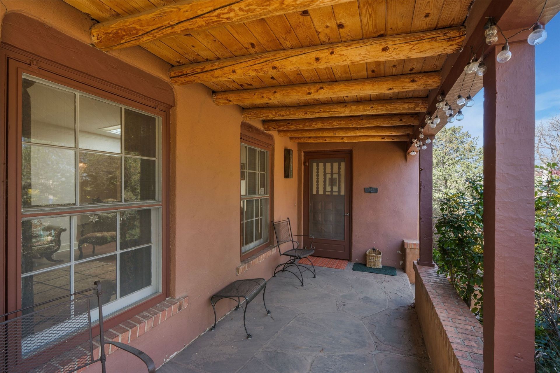 130 W Houghton Street, Santa Fe, NM 87505 Main Photo