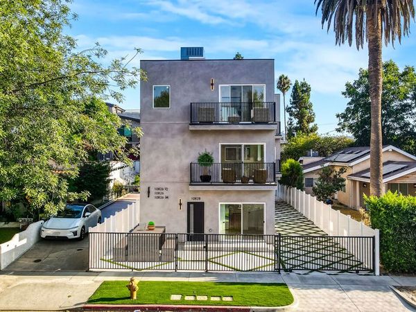 10826 Hesby Street , North Hollywood, CA 91601