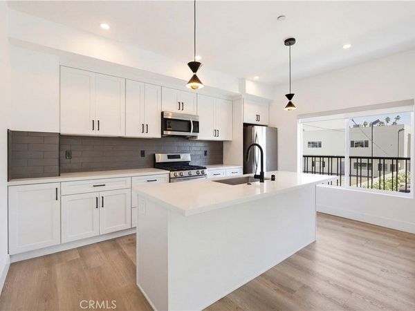 21721 Hart , Canoga Park, CA 91303