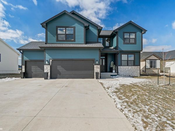 1325 NW Yorktown Drive, Waukee, IA 50263