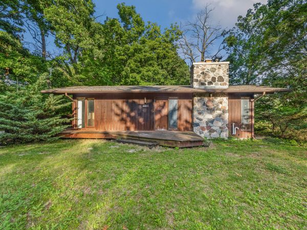 N2335 Main Rd, Linn, WI 53147