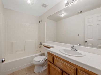 3232 N Zion Cir, Hanford, CA 93230 Photo