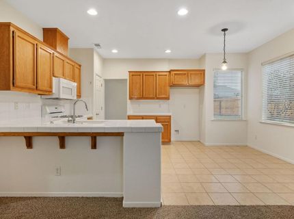 3232 N Zion Cir, Hanford, CA 93230 Photo